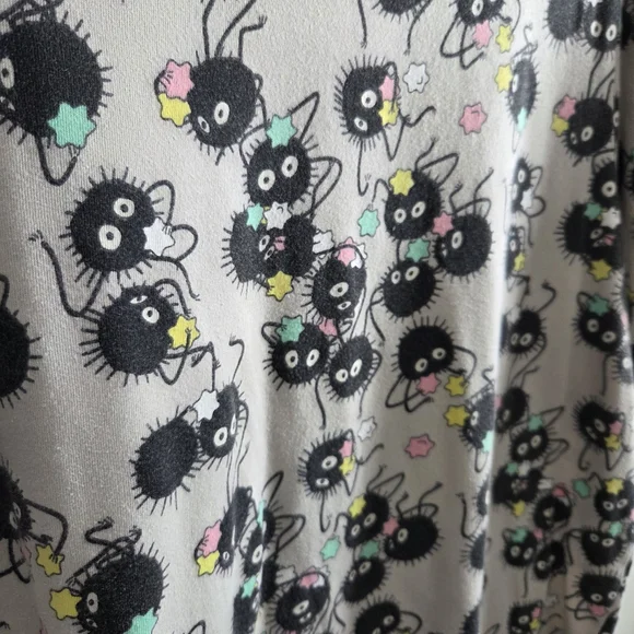 Hot Topic X Spirited Away Studio Ghibli Soot Sprite Ringer Graphic T-shirt - Picture 2 of 2